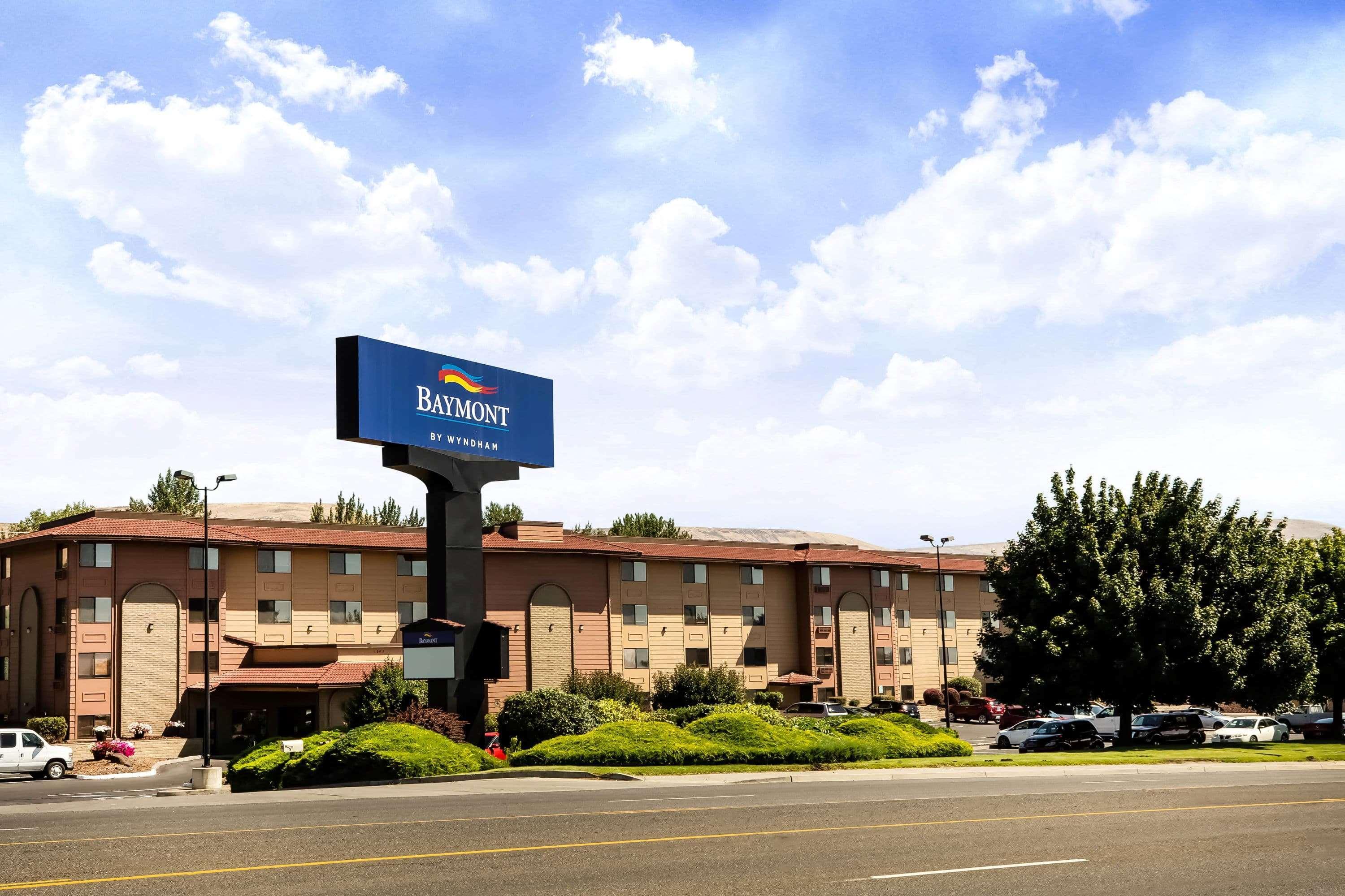 Baymont By Wyndham Yakima Riverfront Екстериор снимка