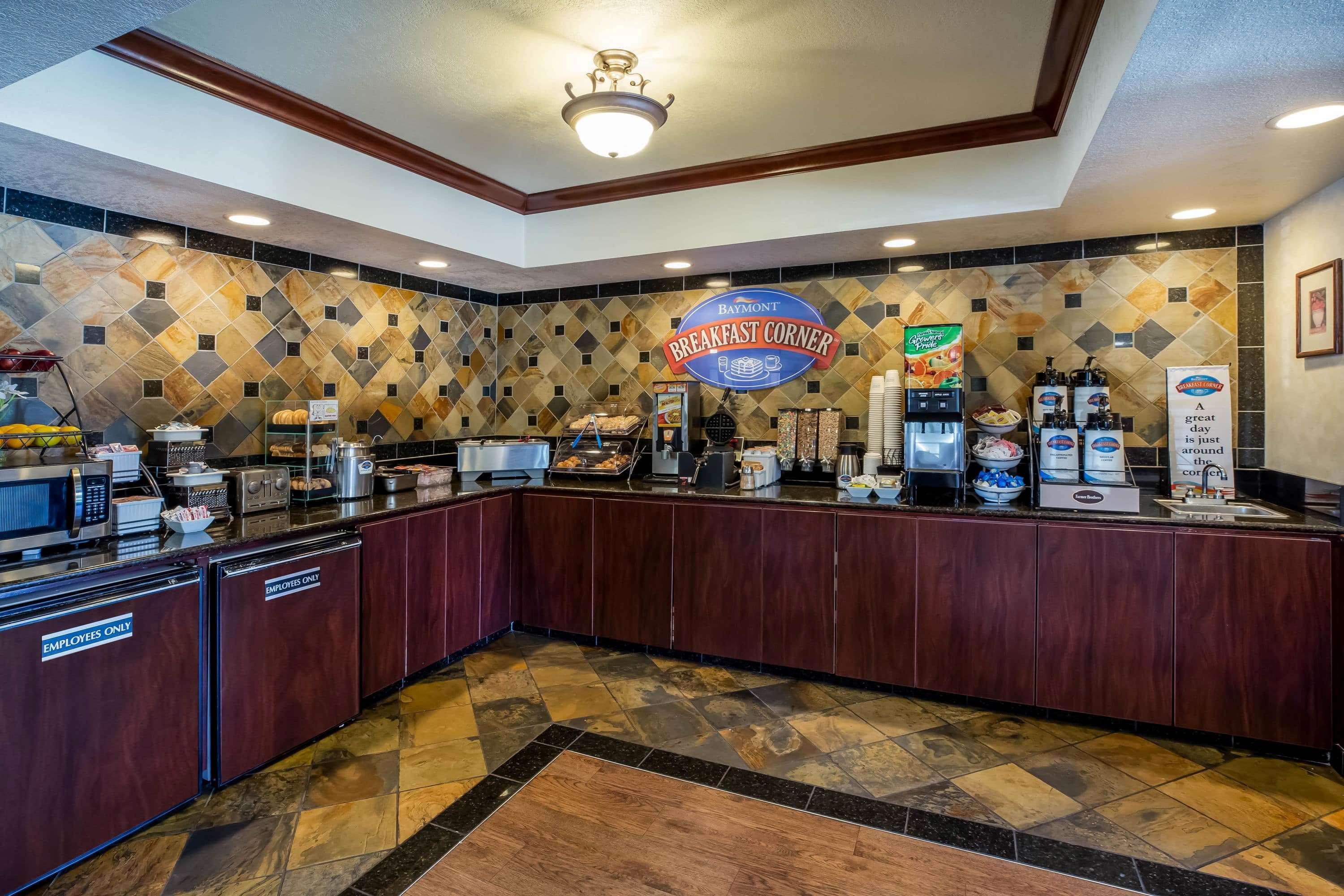 Baymont By Wyndham Yakima Riverfront Екстериор снимка