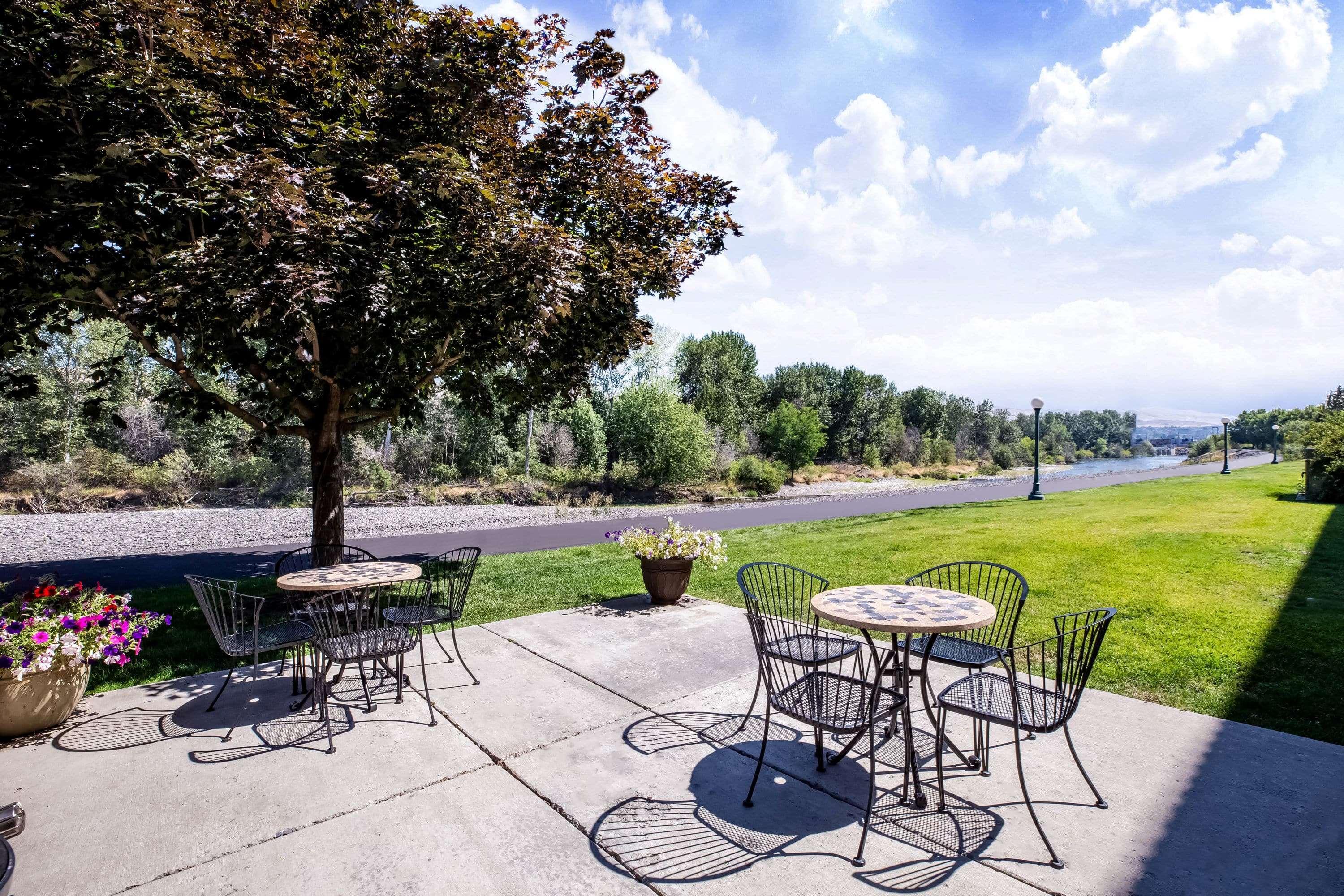 Baymont By Wyndham Yakima Riverfront Екстериор снимка