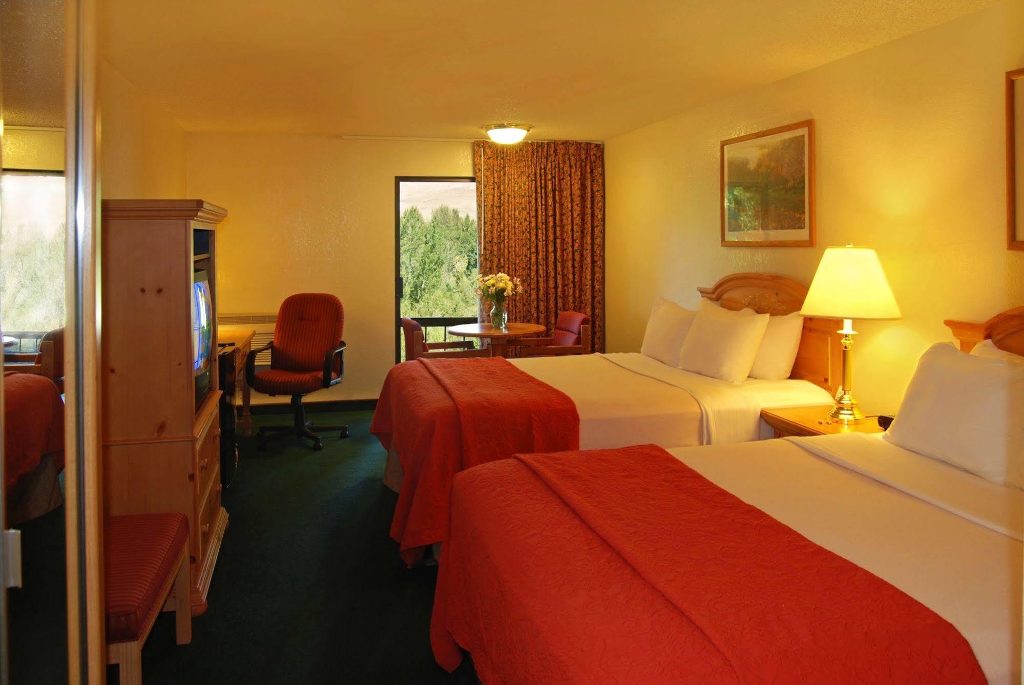 Baymont By Wyndham Yakima Riverfront Стая снимка