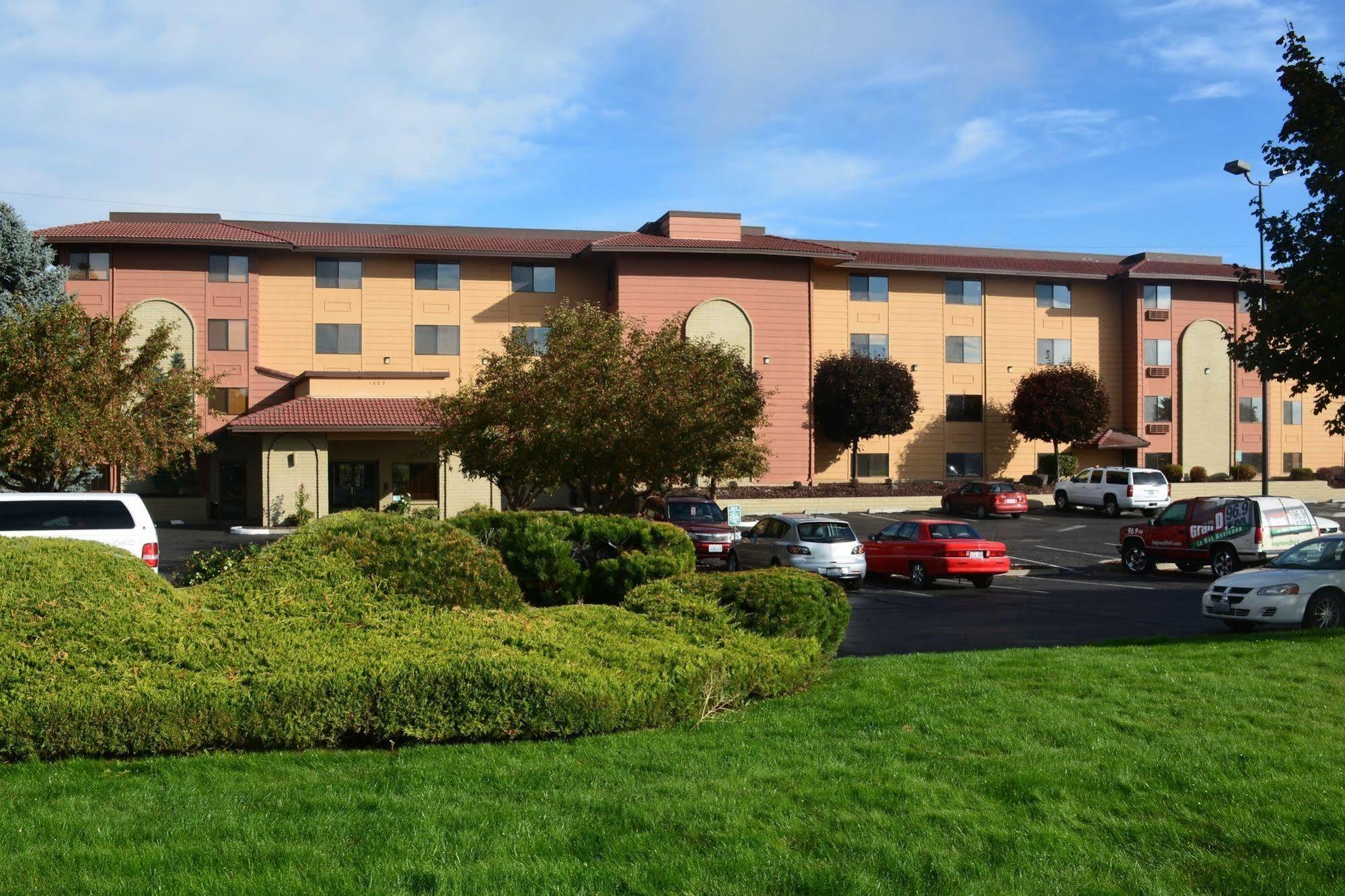 Baymont By Wyndham Yakima Riverfront Екстериор снимка