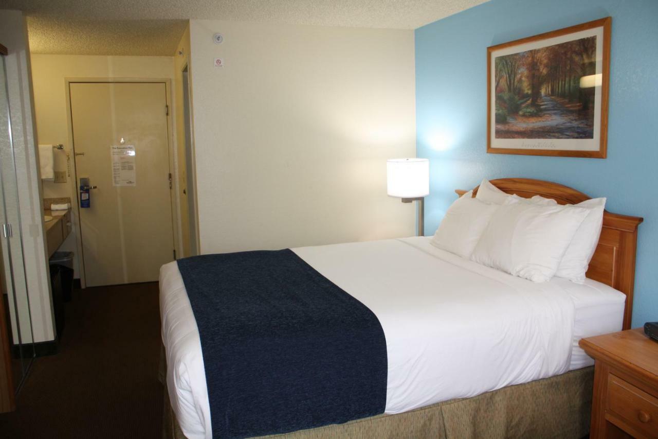 Baymont By Wyndham Yakima Riverfront Екстериор снимка