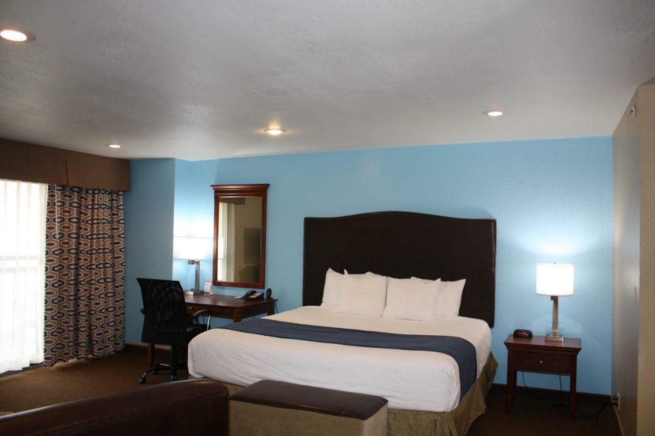 Baymont By Wyndham Yakima Riverfront Екстериор снимка