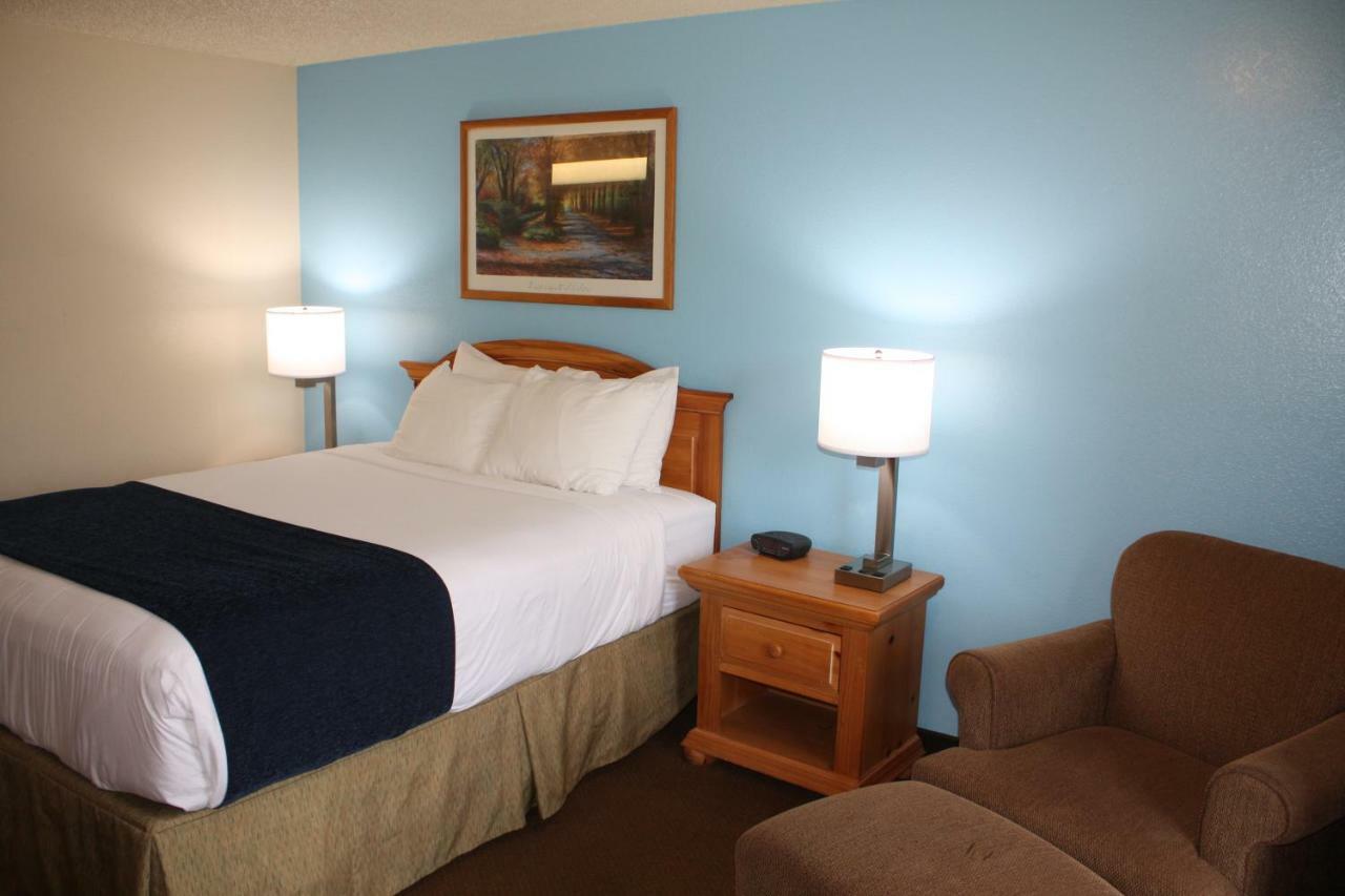 Baymont By Wyndham Yakima Riverfront Екстериор снимка