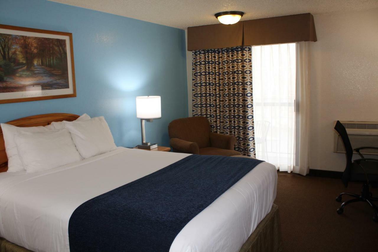 Baymont By Wyndham Yakima Riverfront Екстериор снимка