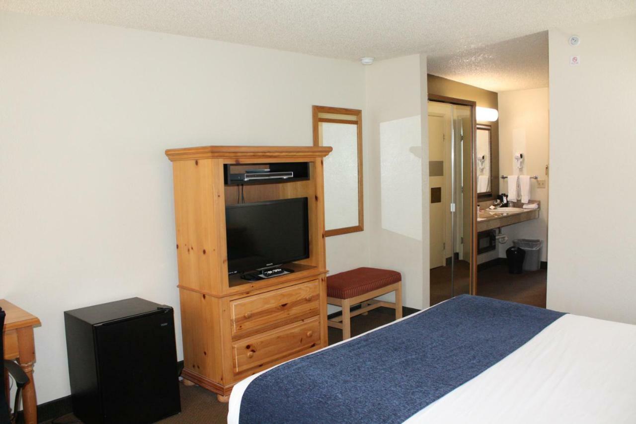 Baymont By Wyndham Yakima Riverfront Екстериор снимка